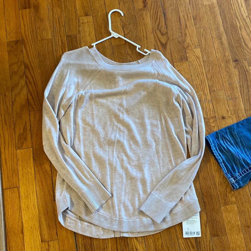 Lululemon lead with your heart sweater size 8